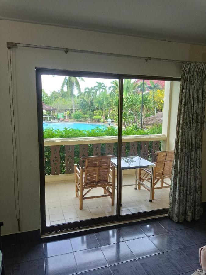 Ban Nam Mao Resort Na Chom Thian Bagian luar foto