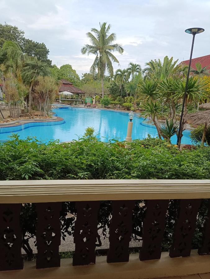 Ban Nam Mao Resort Na Chom Thian Bagian luar foto