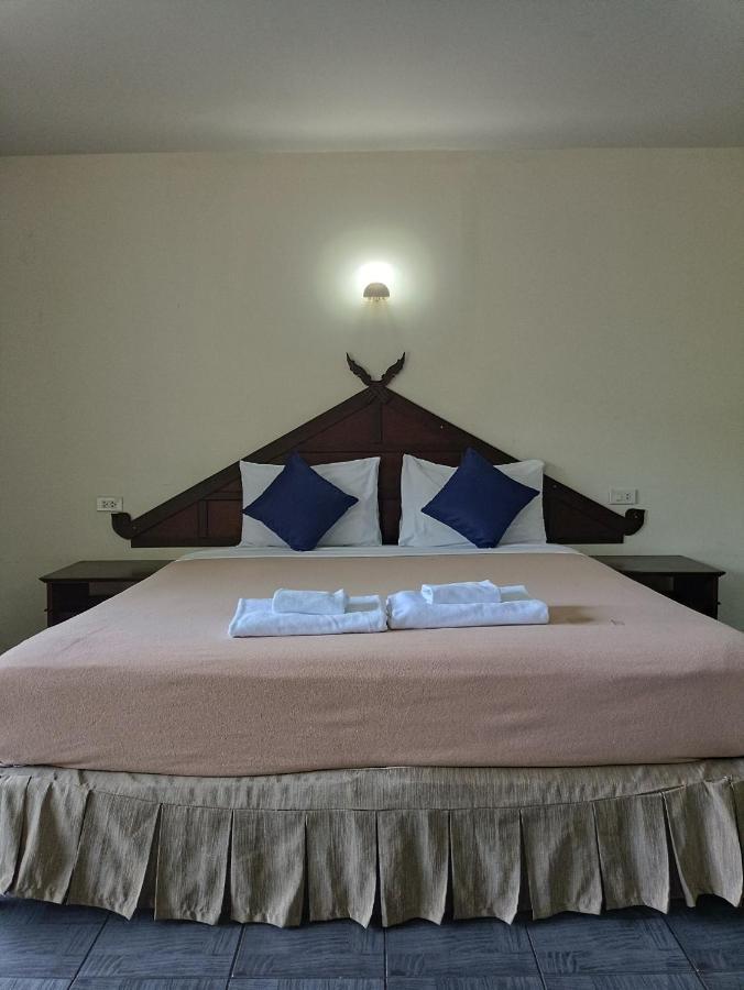 Ban Nam Mao Resort Na Chom Thian Bagian luar foto
