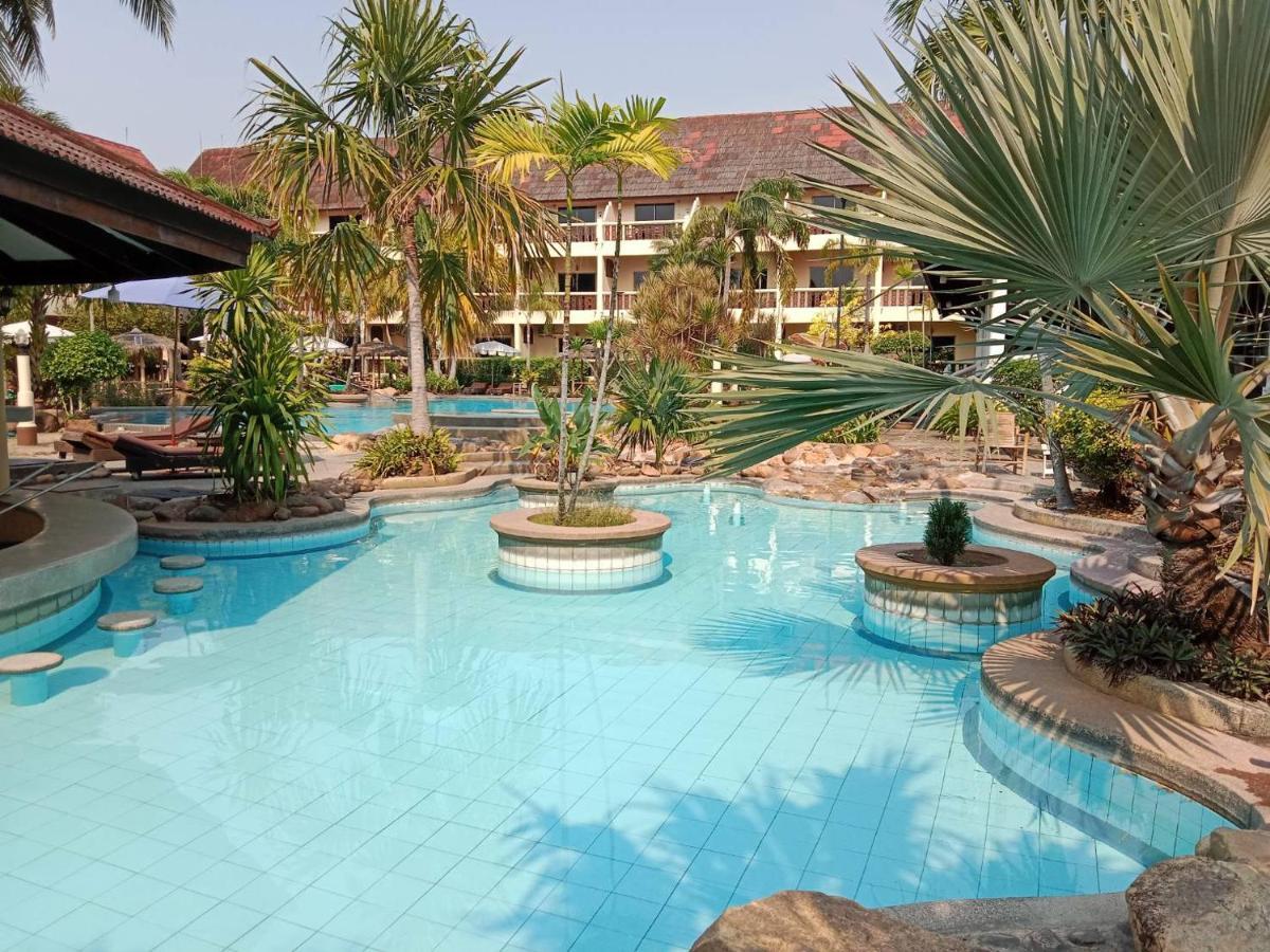 Ban Nam Mao Resort Na Chom Thian Bagian luar foto