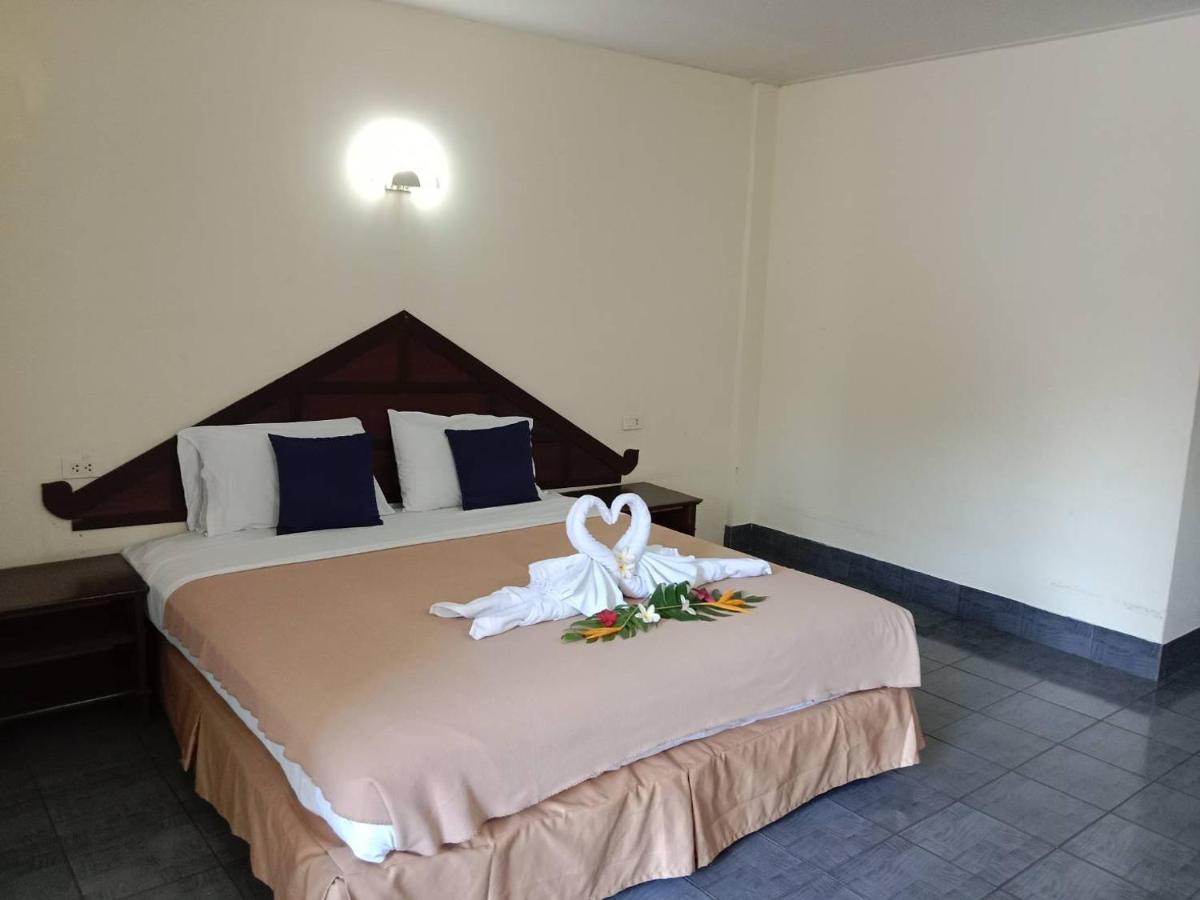Ban Nam Mao Resort Na Chom Thian Bagian luar foto