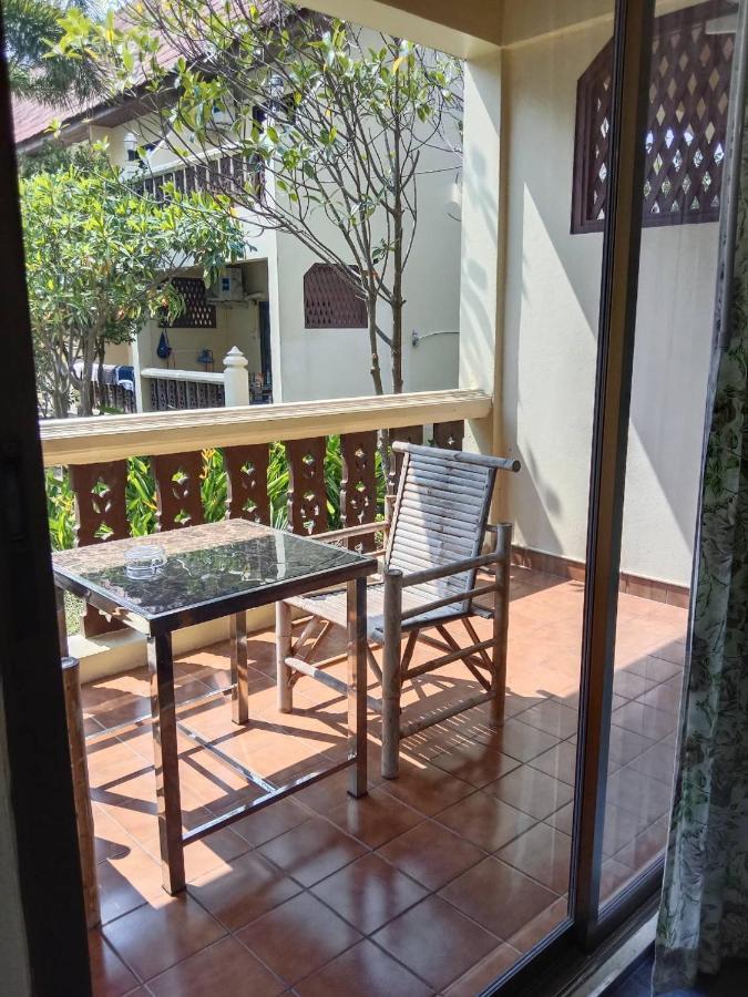 Ban Nam Mao Resort Na Chom Thian Bagian luar foto