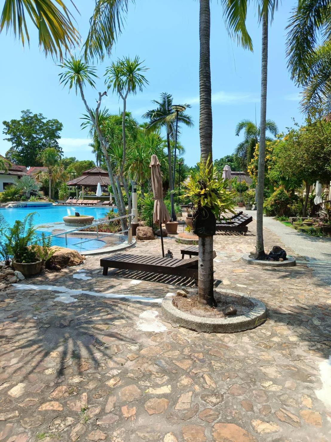 Ban Nam Mao Resort Na Chom Thian Bagian luar foto