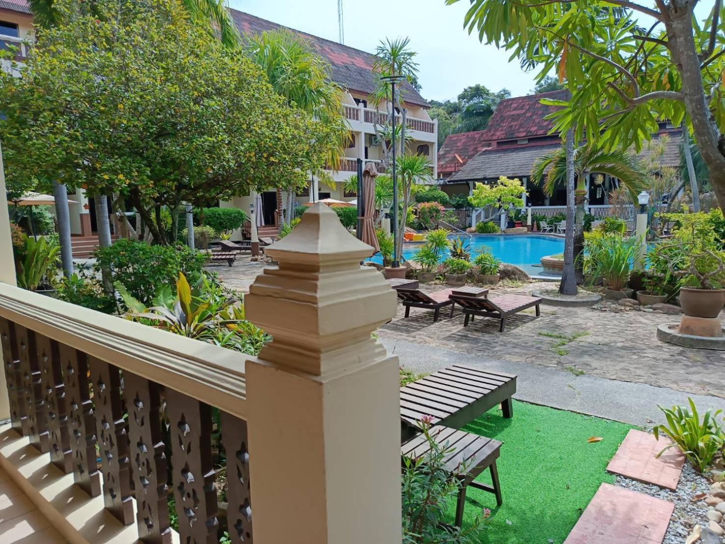 Ban Nam Mao Resort Na Chom Thian Bagian luar foto